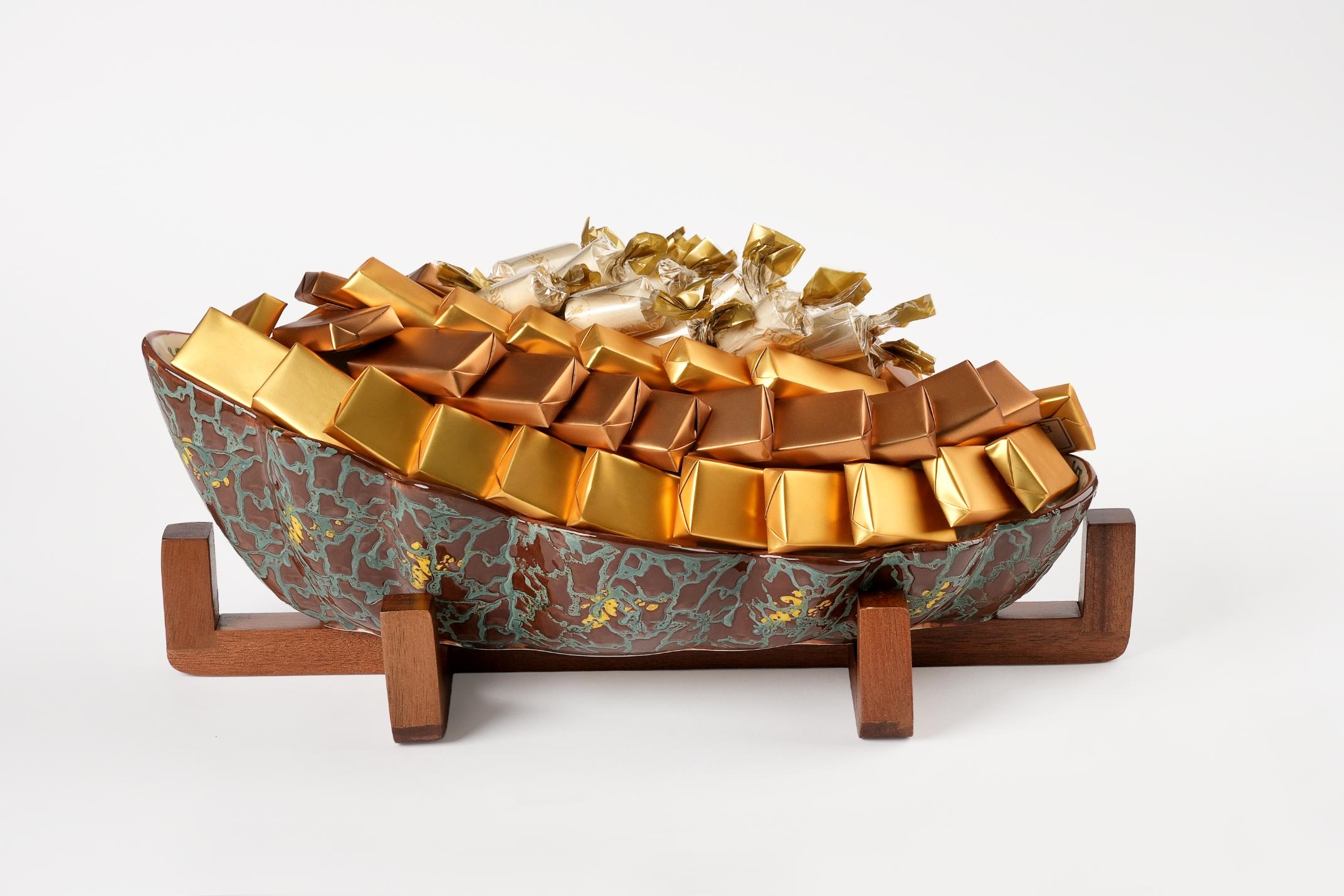 Porcelain Plate with Wooden Stand